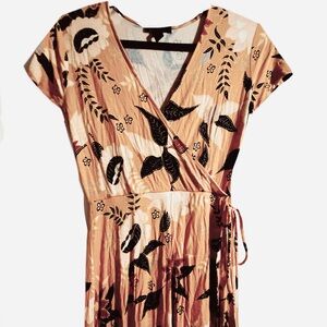 Forever 21 Peachy/Orange and Black Floral Midi Dress